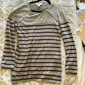 Women’s market and spruce gray stripped sweater